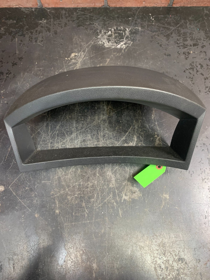 05-08 Jeep Grand Cherokee Speedometer Instrument Cluster Cover Bezel 5JY71TRM