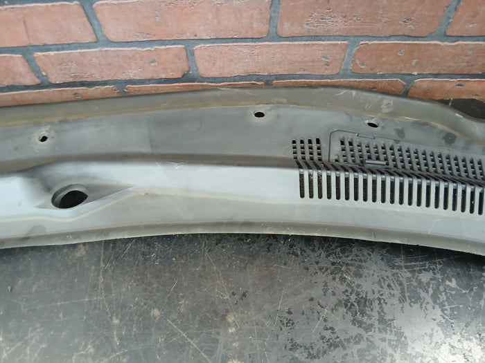 05-10 Charger 300 Magnum Windshield Defroster Cowl Panel Grille Vent 04805834ac