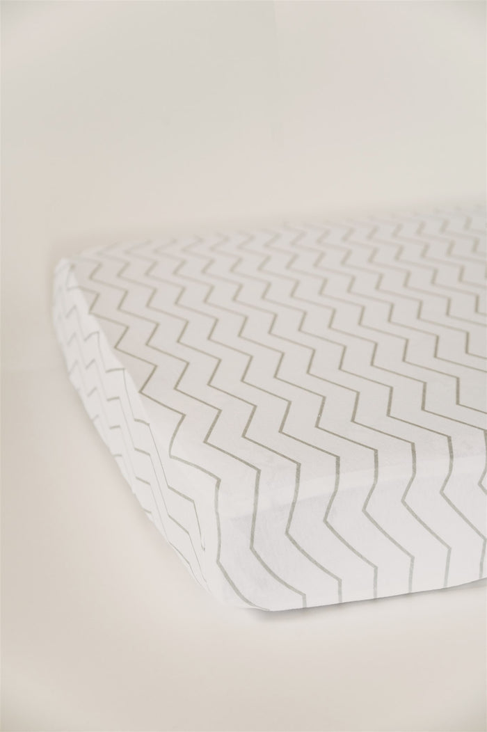 Nodnal Co Gray Zig Zag Mini Crib Fitted Sheet - Premium Baby Bedding & Essentials