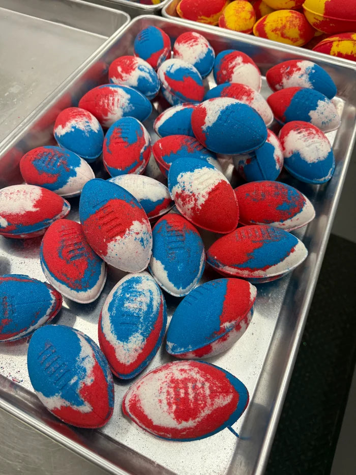 Soapmaid Footy Bath Bomb (Blue, Red & White) - Western Bulldogs - 1 Pack - L'Organic